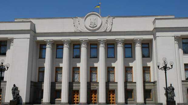 Верховная рада законодательно запретит украинцам ездить в Россию