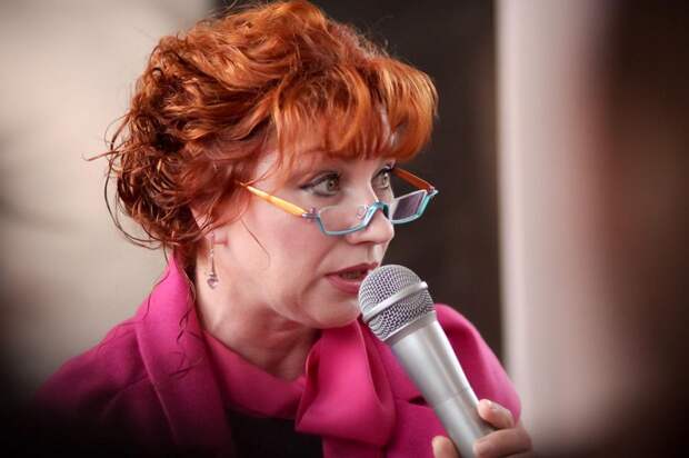 Роза Сябитова попросила помощи: первая сваха страны признается, что устала и потеряла стимул жить дальше