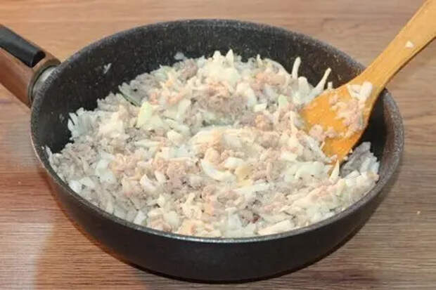 Фото: Пироги с мясным фаршем, овощами и соусом: шаг 11 Пироги с мясным фаршем, овощами и соусом: шаг 11