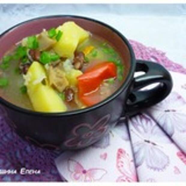 Рисовый суп с маринованными грибами и красной фасолью