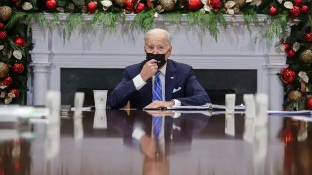 Контактирующий с Байденом сотрудник Белого дома заразился коронавирусом