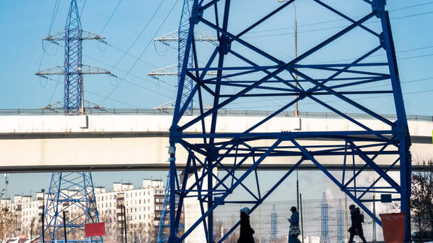 Пять опор ЛЭП обрушились в Мурманской области