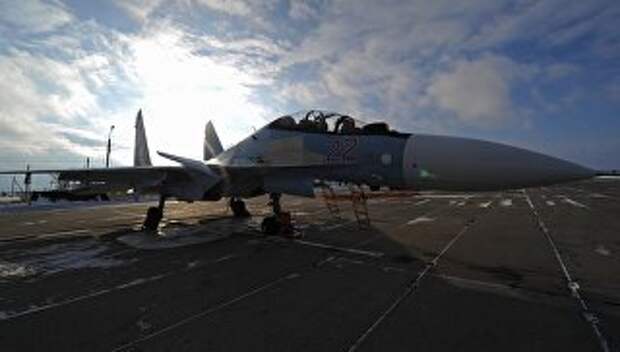 Многоцелевой истребитель СУ-30СМ 31-го авиационного истребительного полка на аэродроме в городе Миллерово. Архивное фото