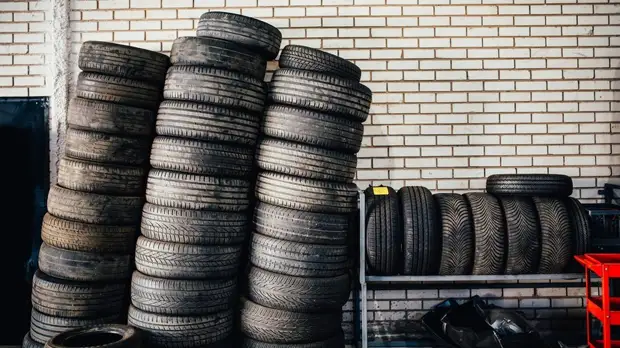 Автоэксперт дал советы по хранению летней резины