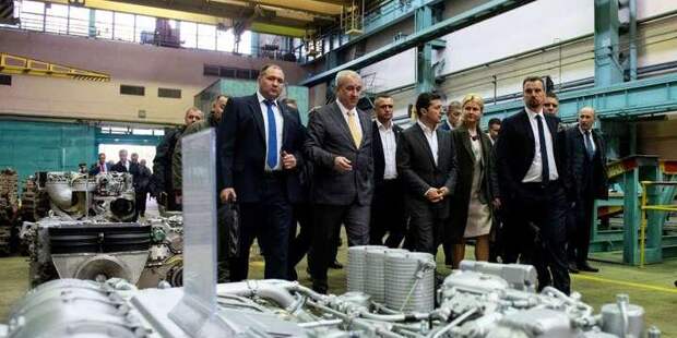 Зеленского шокировала упавшая в 900 раз со времен СССР производительность оборонных заводов