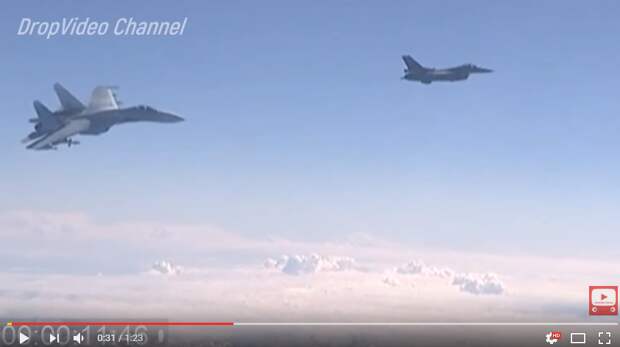Видео опасного сближения российского истребителя и самолета-разведчика США RC-135 над водами Балтики
