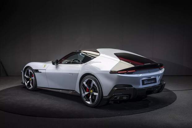 Ferrari 12Cilindri отзывают из-за тонировки