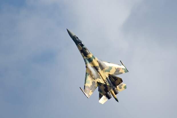National Interest советует пилотам F-35 улетать, если в небе «сушки»