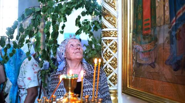 https://zen.yandex.ru/media/kaleidoscopelive/pravoslavnye-otmechaiut-den-sviatoi-troicy-62a57dacd6061f205e998711