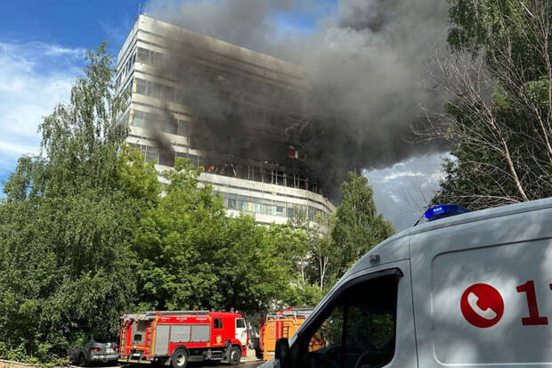 РИА: пожар в здании во Фрязине начался в цеху по производству световых изделий