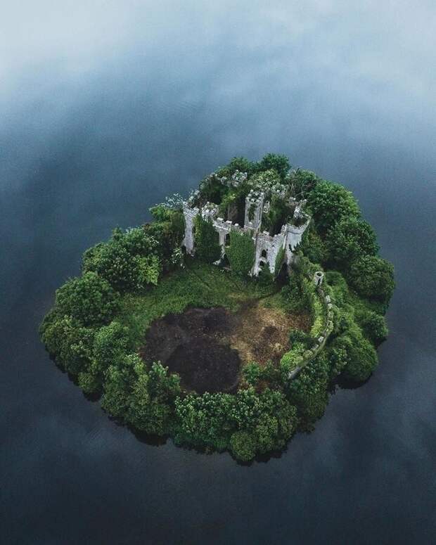 Заброшенный замок в Ирландии