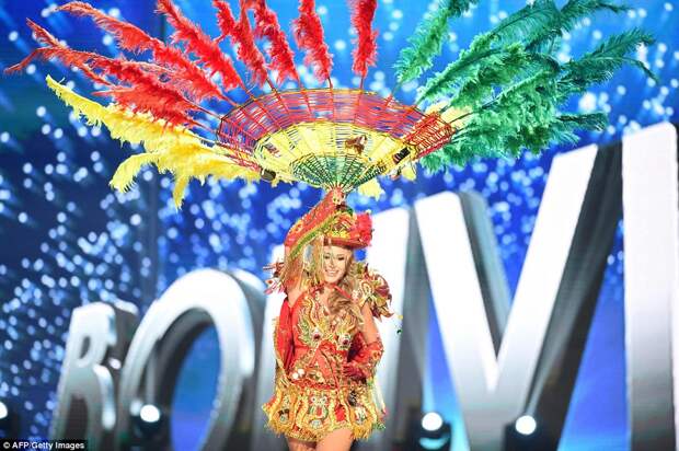 Участницы конкурса «Мисс Вселенная — 2017» показали свои версии национальных костюмов