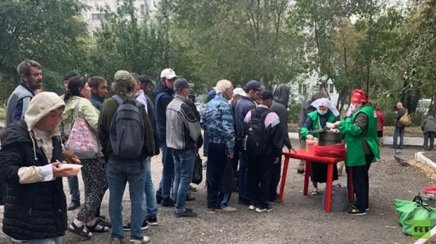 «С судимостью непросто жить»: как люди становятся маргиналами после колоний и есть ли у них надежда