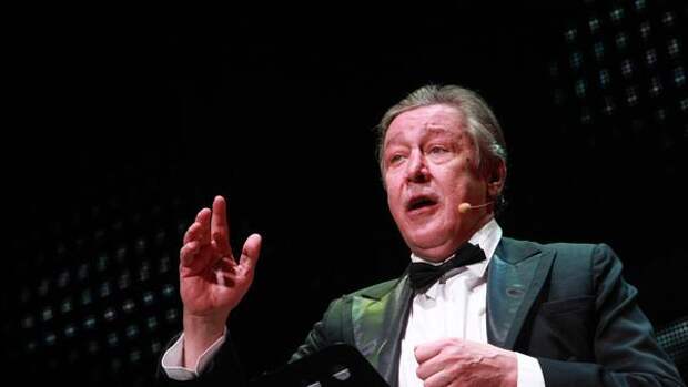 Михалков остался недоволен игрой Ефремова в своем новом спектакле