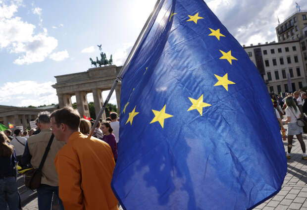 Евросоюз продлил санкции для россиян из черного списка