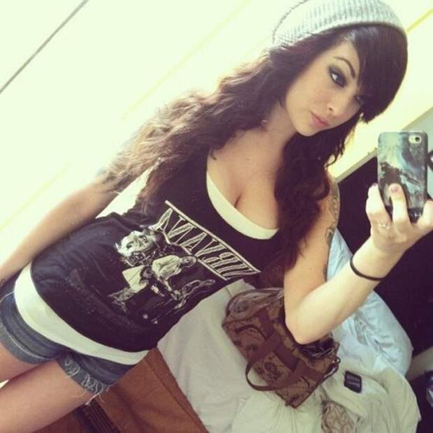 It’s official, mirrors are a girls best friend (35 Photos) It’s official, mirrors are a girls best friend (35 Photos)