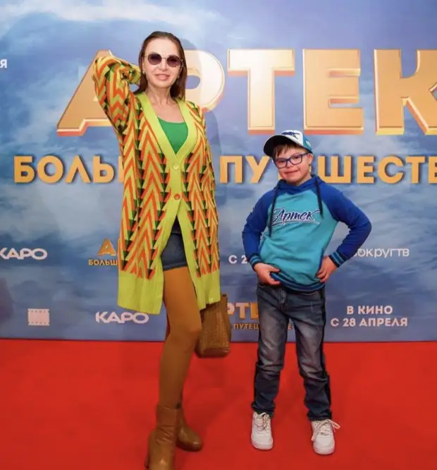 Блёданс, Галустян, Жуков и Асмус с детьми посетили премьеру фильма