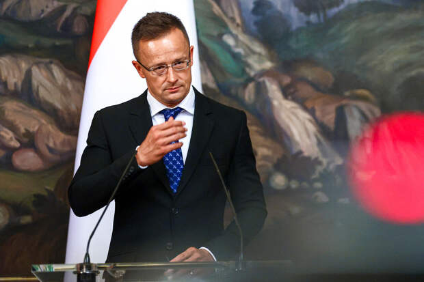 Сийярто призвал политиков ЕС пристегнуть ремни перед новыми шагами Орбана