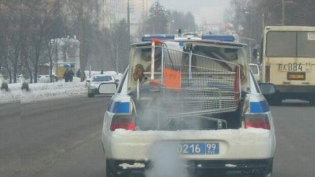 Странные персонажи на дорогах
