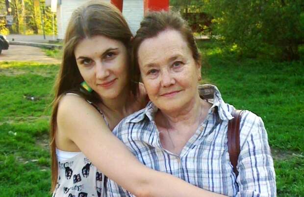 Жанна Прохоренко с внучкой Марьяной Спивак.