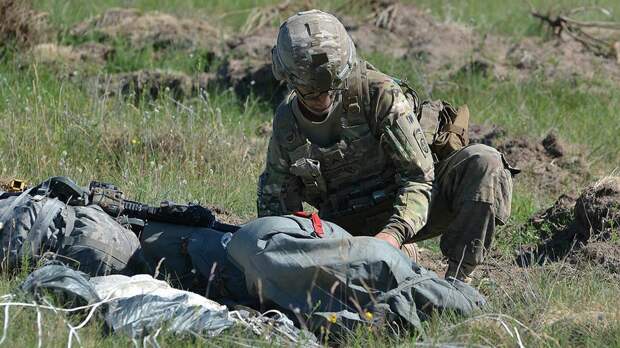 В Британии хотят списать пьянство солдат НАТО в Эстонии на происки "российских спецслужб"
