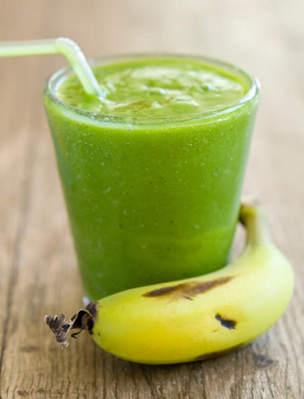 Breakfast-Banana-Green-Smoothie