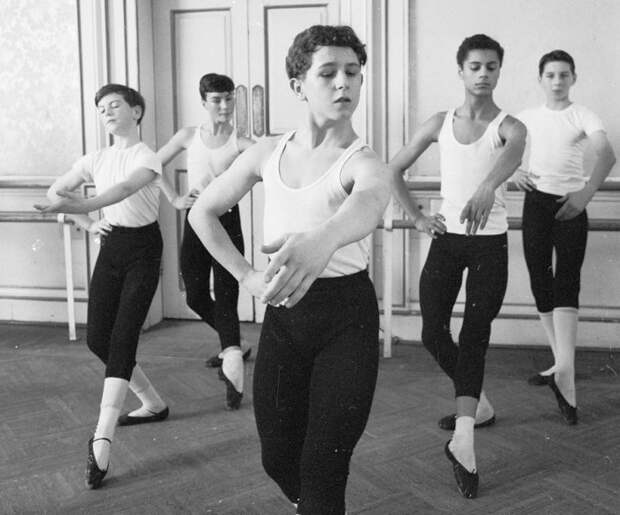 Занятия в Королевской балетной школе Уайт-Лодж, 20 февраля 1964 года.