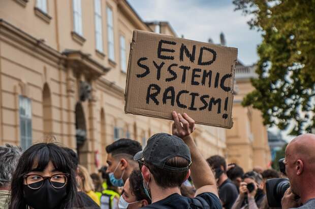 Основатель ячейки Black Lives Matter раскрыл «уродливую правду» о движении