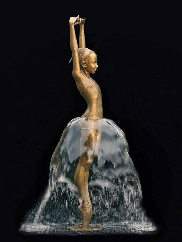 Польский скульптор творит потрясающие скульптуры, частью которых является вода