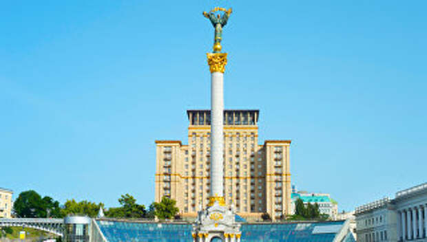 Монумент Независимости на Майдане Незалежности в Киеве, Украине. Архивное фото