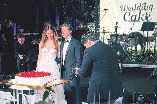 Сын владельца холдинга "РМГ" Владимира Киселева и брат ЮрКисса женился