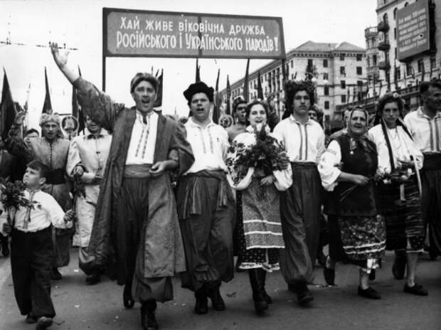 Демонстрация в Киеве. Май 1954