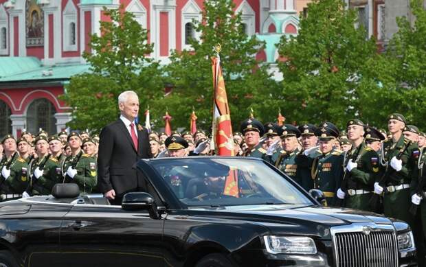 Министр обороны Андрей Белоусов принимает парад на Красной площади