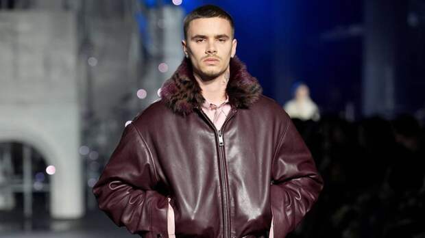 Средний сын Бекхэма прошелся по подиуму на Неделе моды в Лондоне
