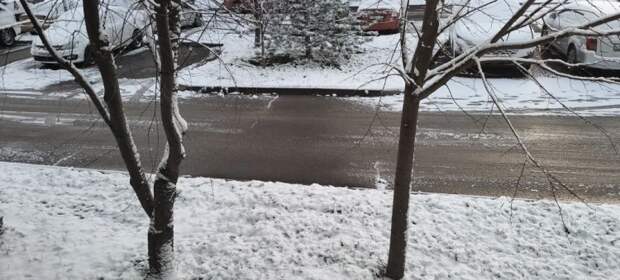 Снег в Краснодаре: за ночь дорожники израсходовали 42 тонны пескосоли