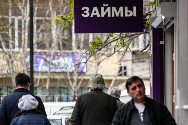 Крупные банки начали увеличивать лимиты по кредитным картам