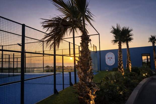La Cantine Sports Club — первый падел-клуб на острове Bluewaters