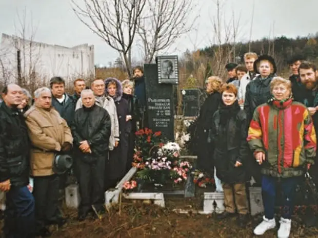 В день похорон Николая Караченцова покажут 