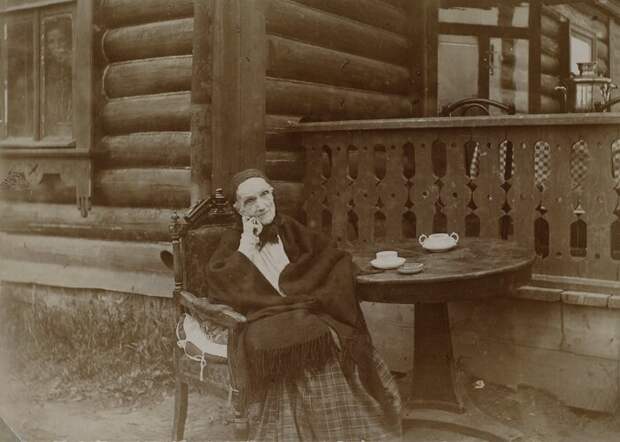 Вера Александровна Нащокина в 1899 году Вера Александровна Нащокина в 1899 году