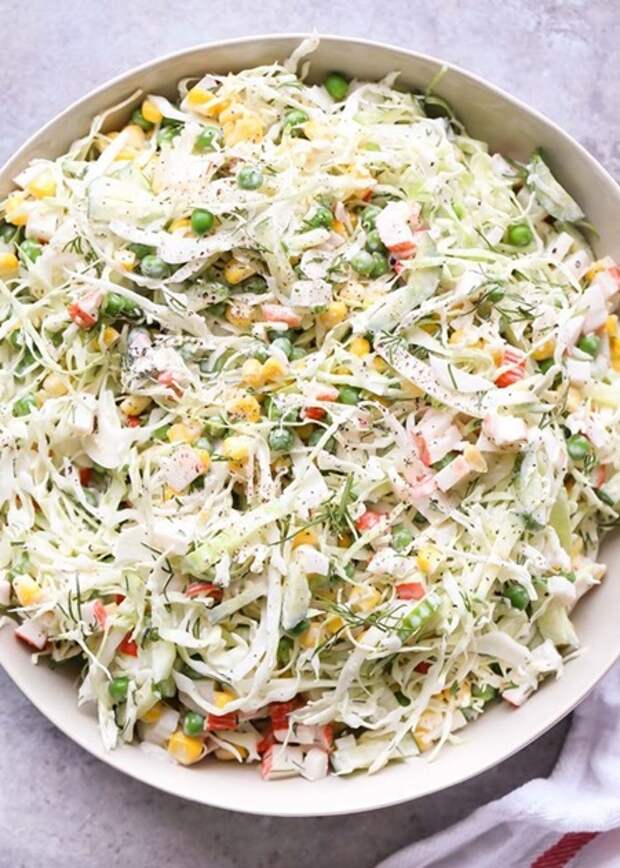 Вкусно и недорого: Топ-8 салатов на новогодний стол 2019 года - что должно быть на праздничном столе?