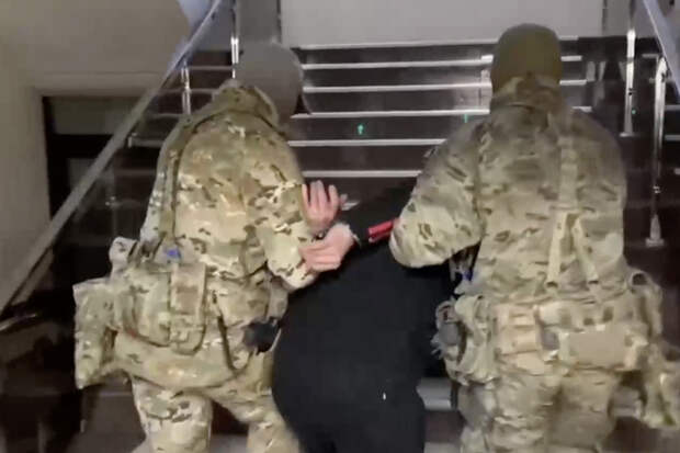 В Крыму предотвратили теракт в здании ФСБ. Местный житель принес туда «живую бомбу», чтобы ловить предателей