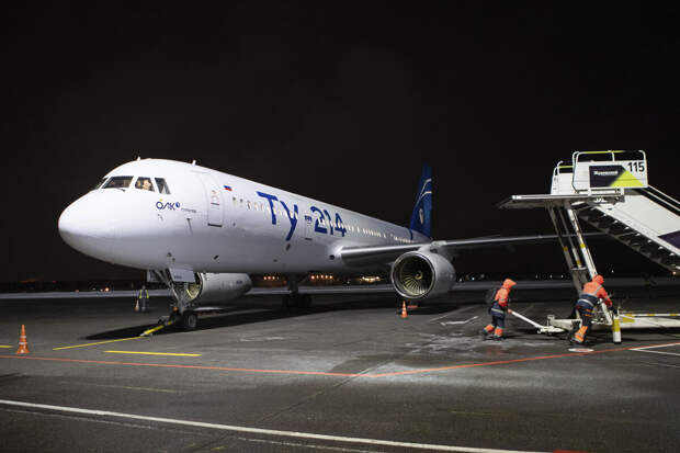 Ростех: серийный выпуск обновленного самолета Ту-214 начнется в 2027 году