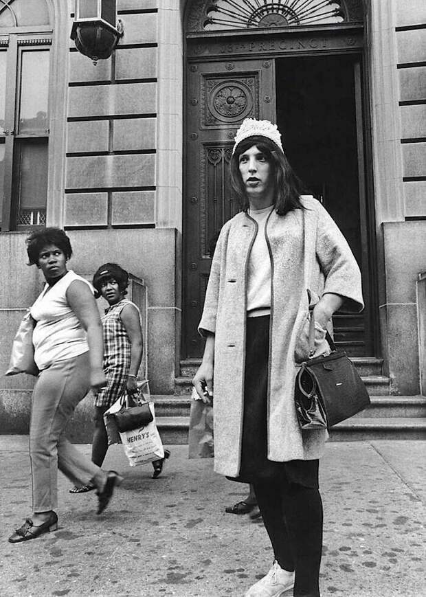 12. Полицейский под прикрытием на задании. Нью-Йорк, Бруклин, 1 июля 1969 года 12. Полицейский под прикрытием на задании. Нью-Йорк, Бруклин, 1 июля 1969 года