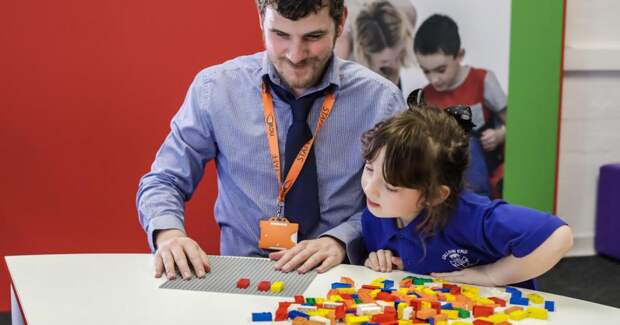 Чтобы всем было весело: LEGO выпустит специальную версию кубиков, предназначенных для слабовидящих детей