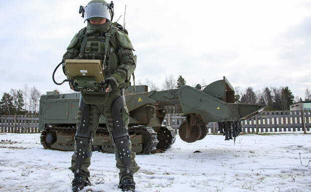 На Украине, среди прочего, идет отработка нового формата военных действий, в которых существенная роль...