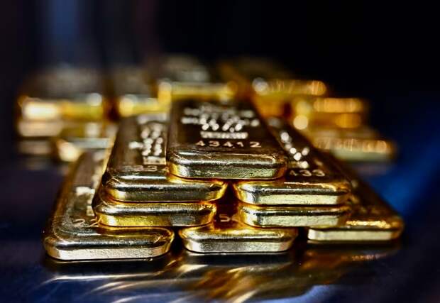 Золото обвалилось на 11% за неделю — худший показатель с 1983 года