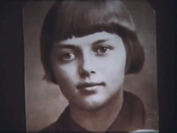 17-и летняя партизанка из Ленинграда Зина Портнова, героиня поседевшая от пыток.