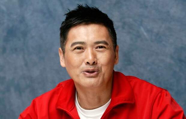 Актер-мультимиллионер Чоу Юньфат живет всего на 100 долларов в месяц Чоу Юньфат, актер, деньги, жизнь, кино, скромность