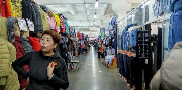 «Китайский рынок» в Барнауле вновь выставят на аукцион. Четыре года назад за него просили 400 млн