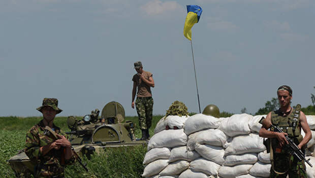 Блокпост украинских военных в Донецкой области Блокпост украинских военных в Донецкой области